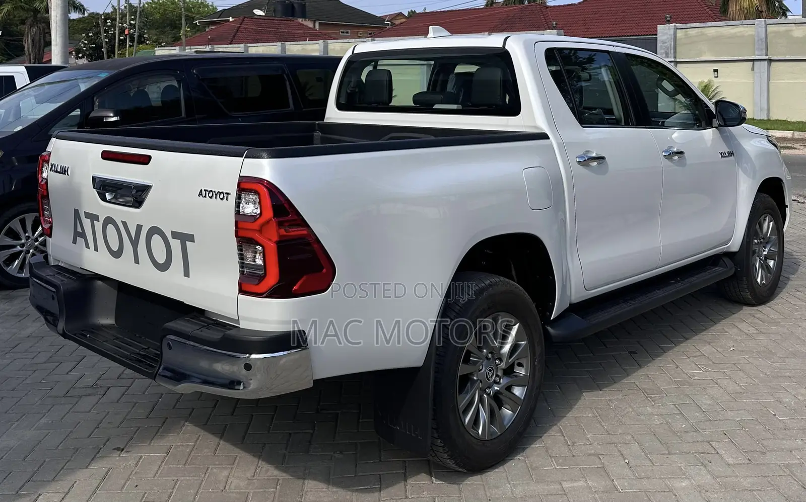 New Toyota Hilux 2025 White
