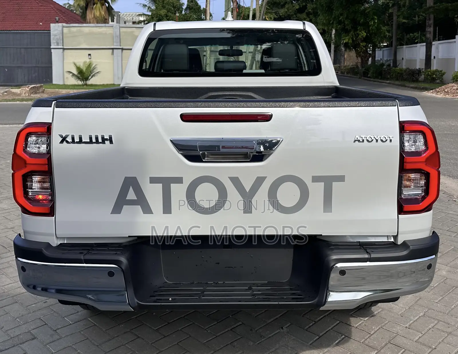 New Toyota Hilux 2025 White