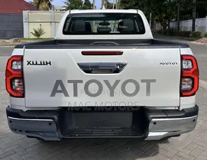 New Toyota Hilux 2025 White