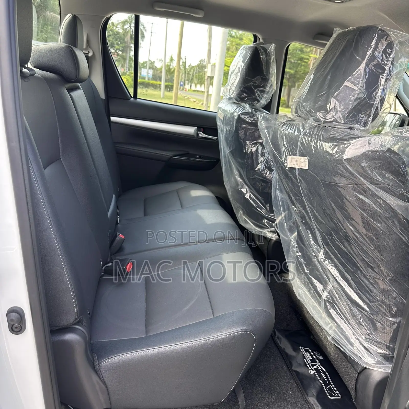 New Toyota Hilux 2025 White