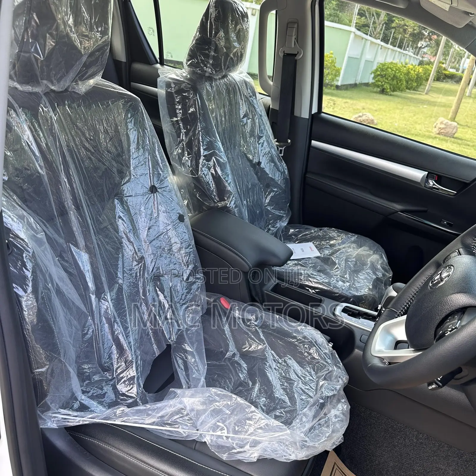 New Toyota Hilux 2025 White