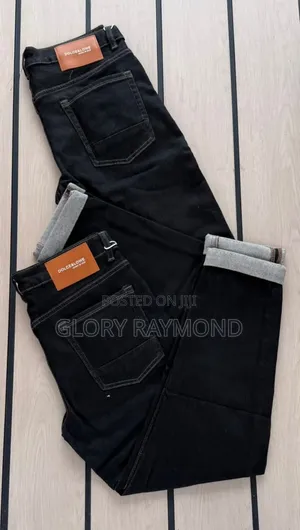 A Good Trouser and Tishet for Men's