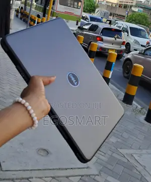Laptop Dell Latitude 3310 4GB Intel Core i3 SSD 128GB