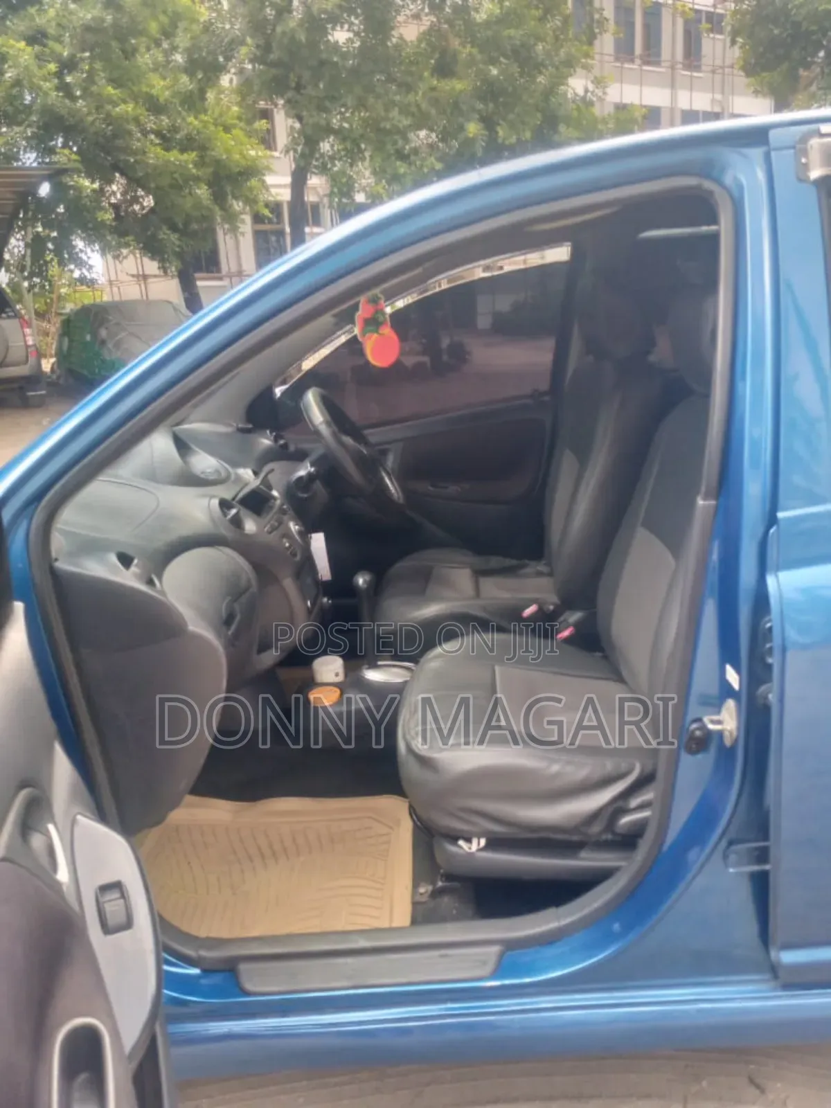 Toyota Vitz 2005 Blue