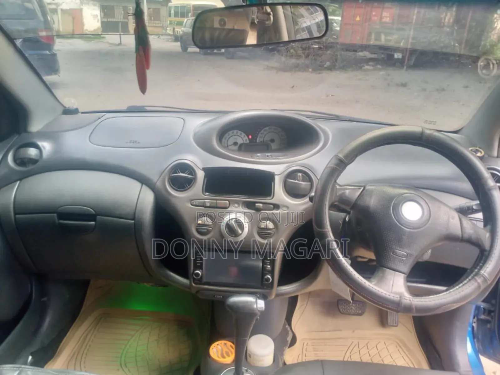 Toyota Vitz 2005 Blue