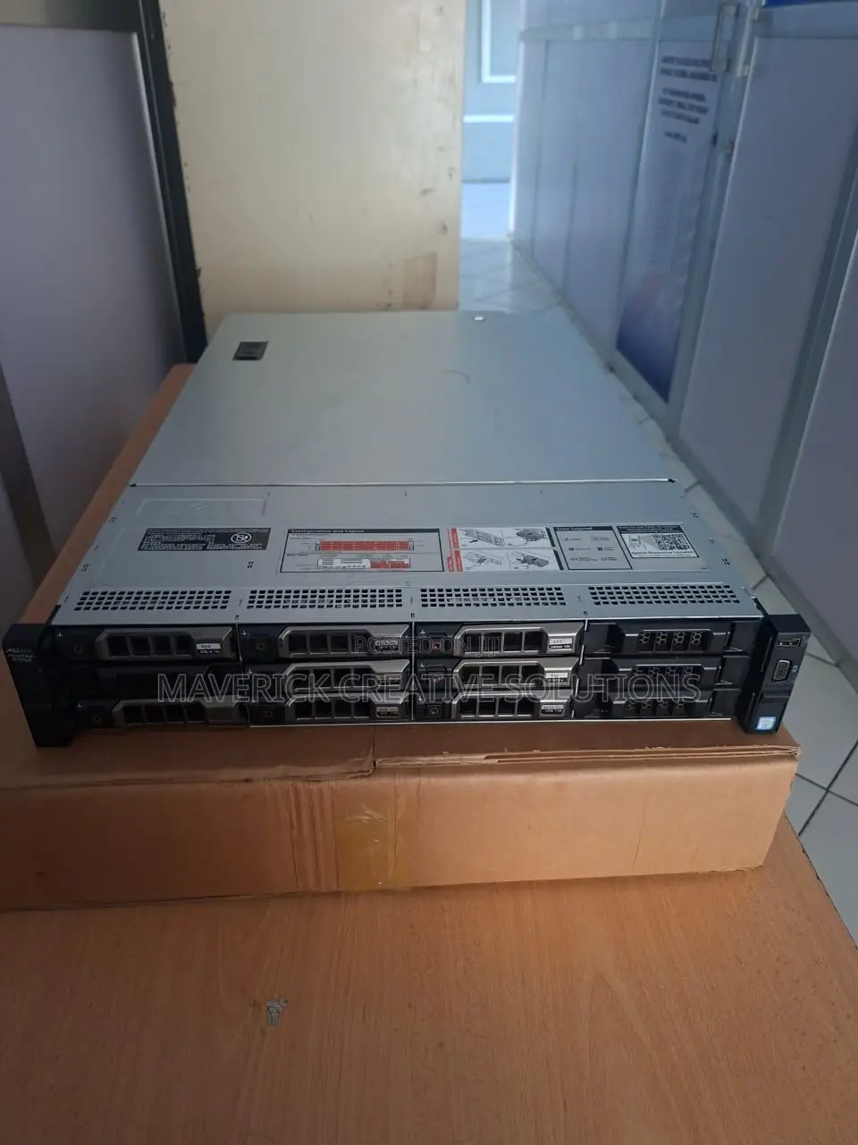 Server Dell PowerEdge R730 64GB Intel Xeon HDD+SSD 4T