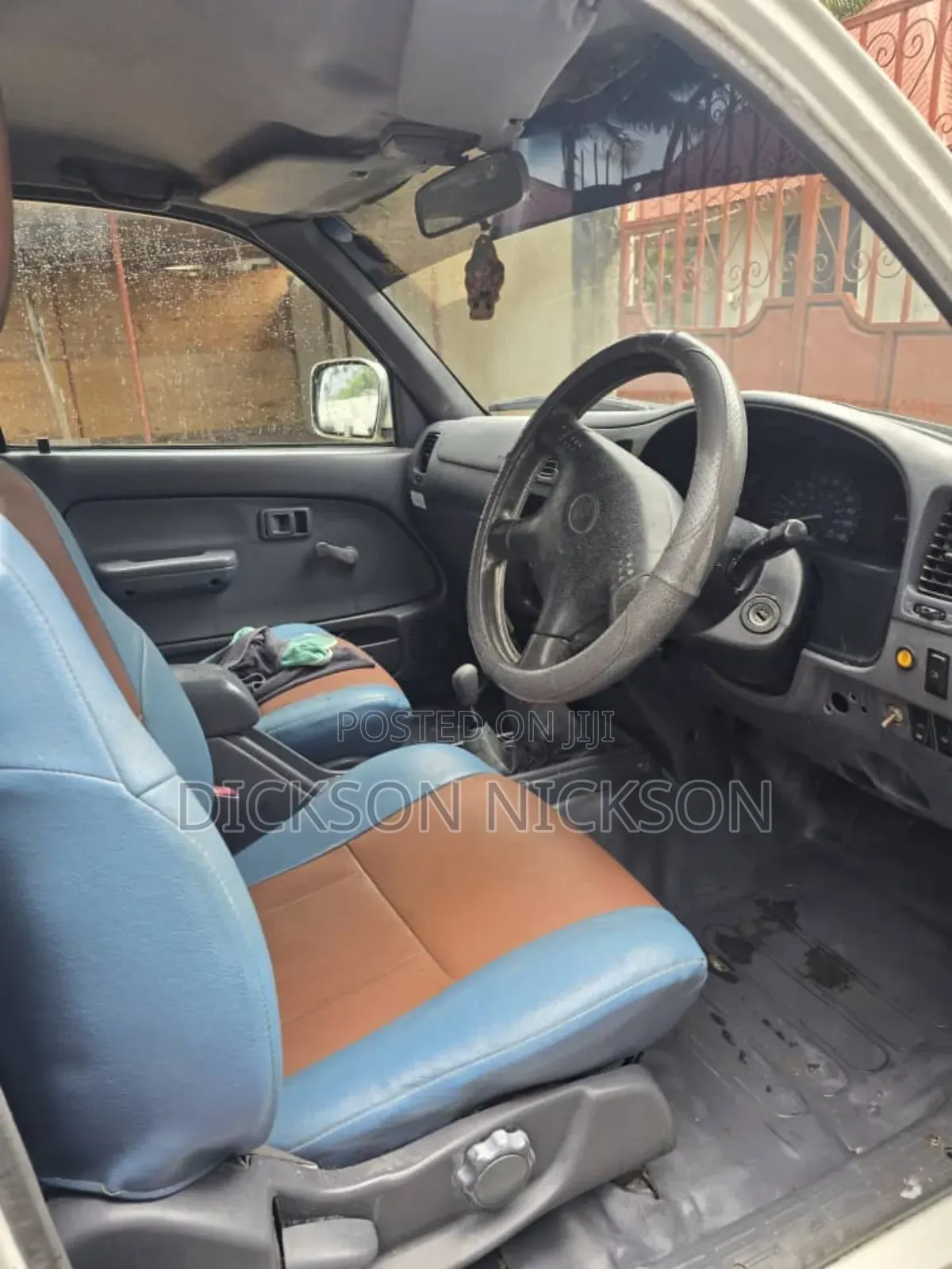 Toyota Hilux 2000 White