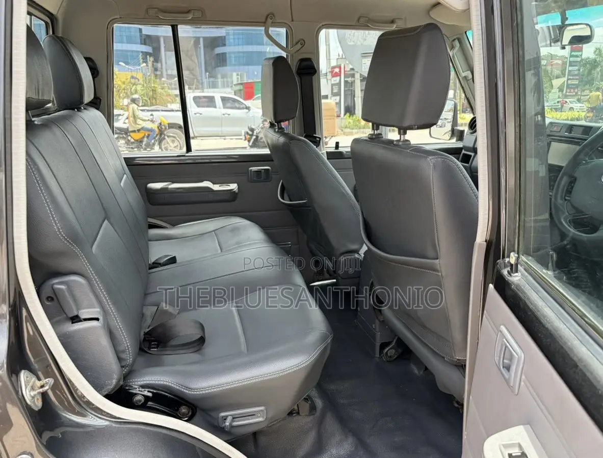 Toyota Land Cruiser 2022 Gray