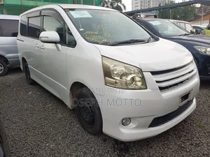 Toyota Noah 2.0 158hp AWD (8 Seater) 2008 White