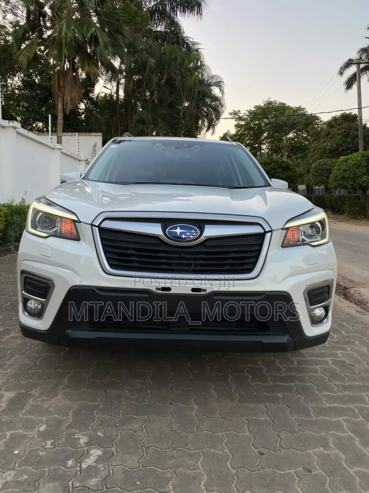 Subaru Forester Premium AWD 2020 White