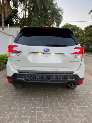 Subaru Forester Premium AWD 2020 White