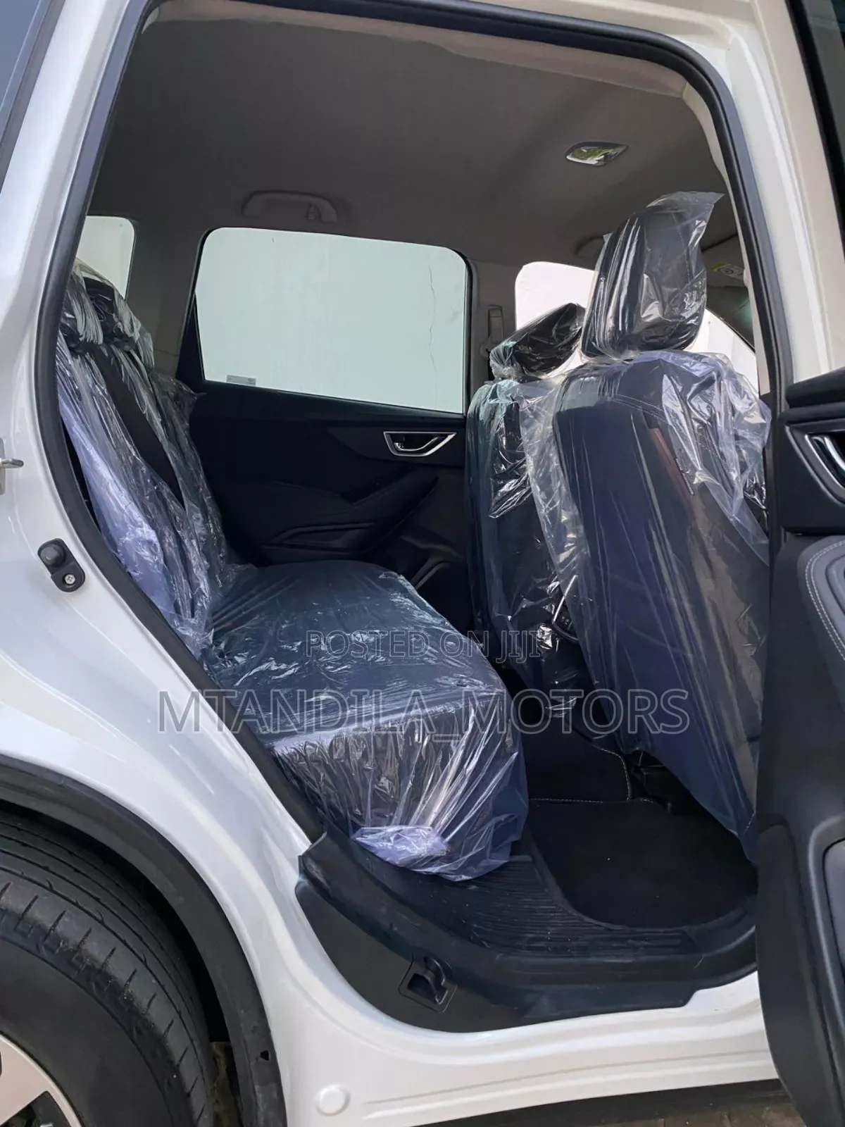 Subaru Forester Premium AWD 2020 White