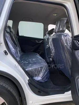 Subaru Forester Premium AWD 2020 White