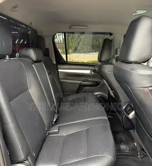 Toyota Hilux 2023 Gray