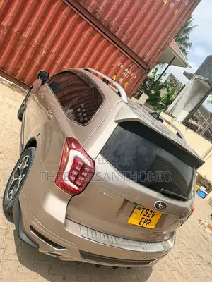 Subaru Forester 2014 Gold