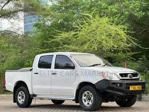 Toyota Hilux 2009 White