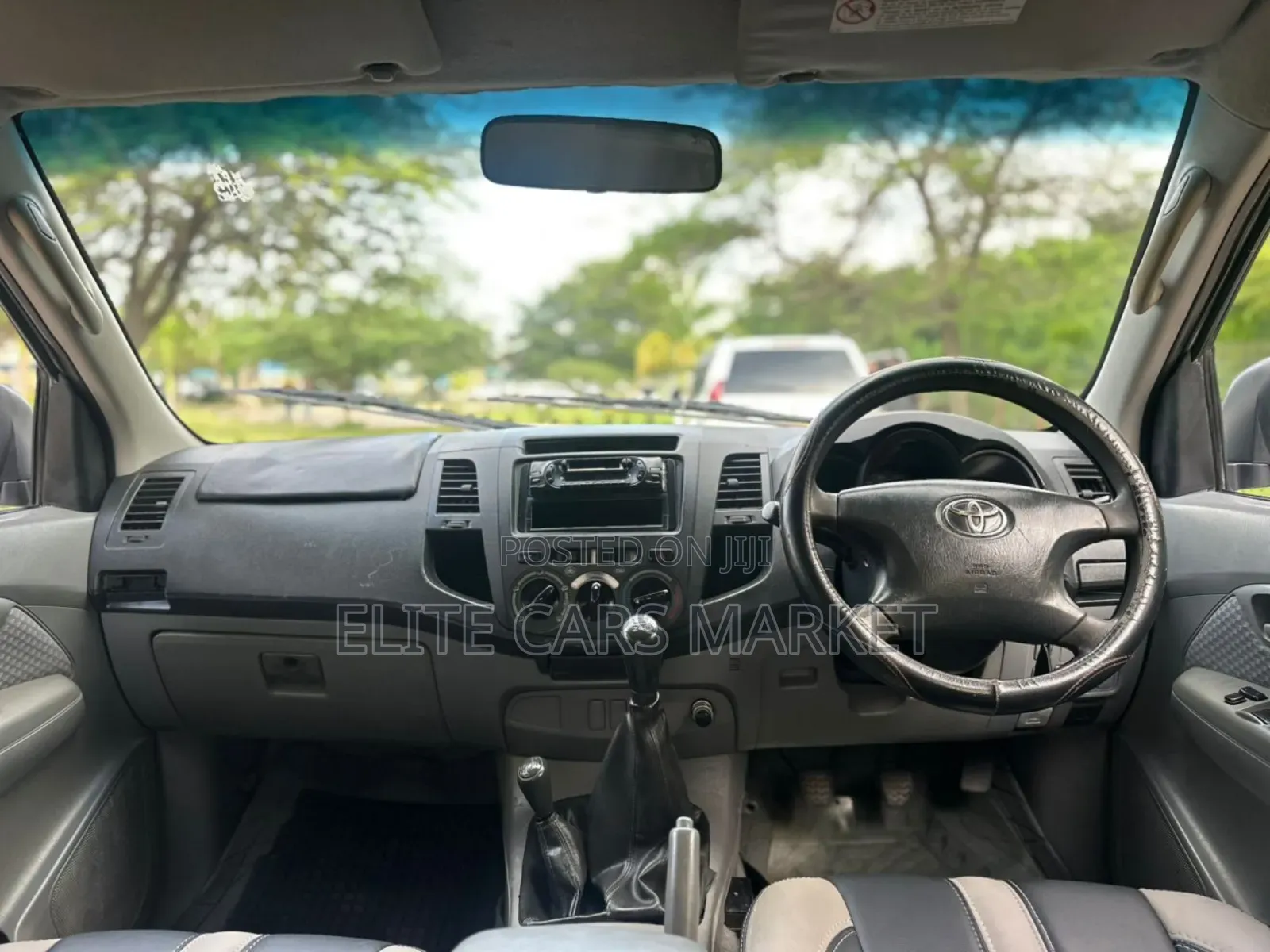 Toyota Hilux 2009 White