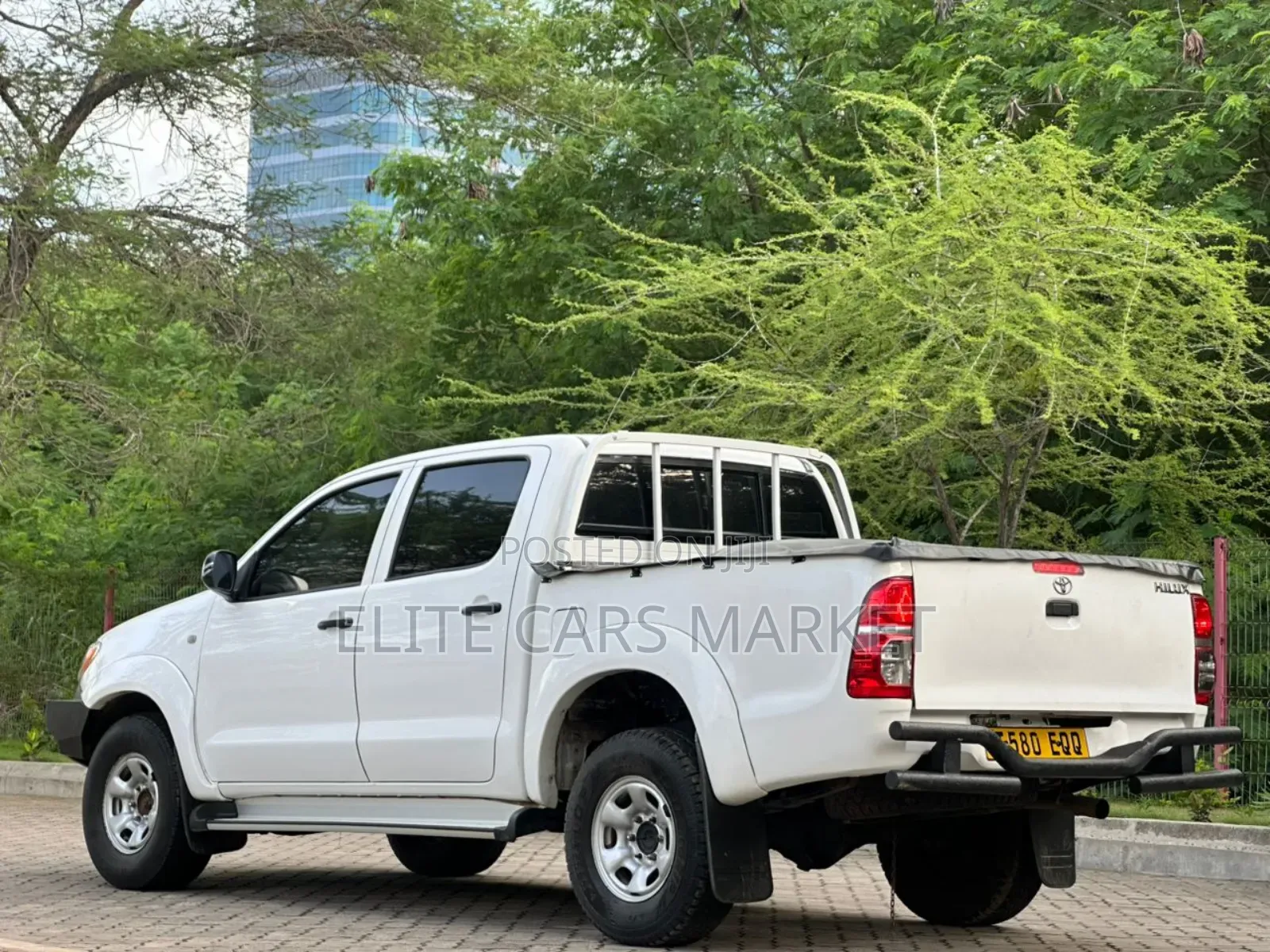 Toyota Hilux 2009 White