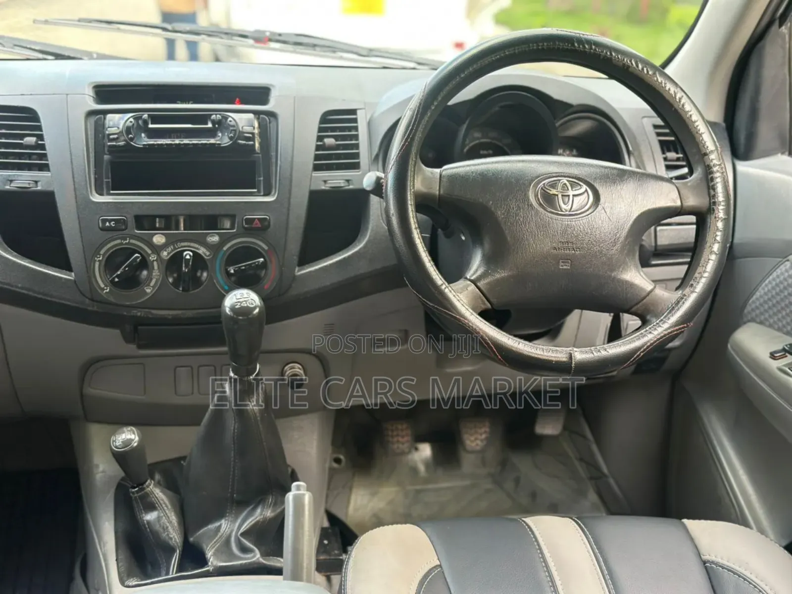 Toyota Hilux 2009 White