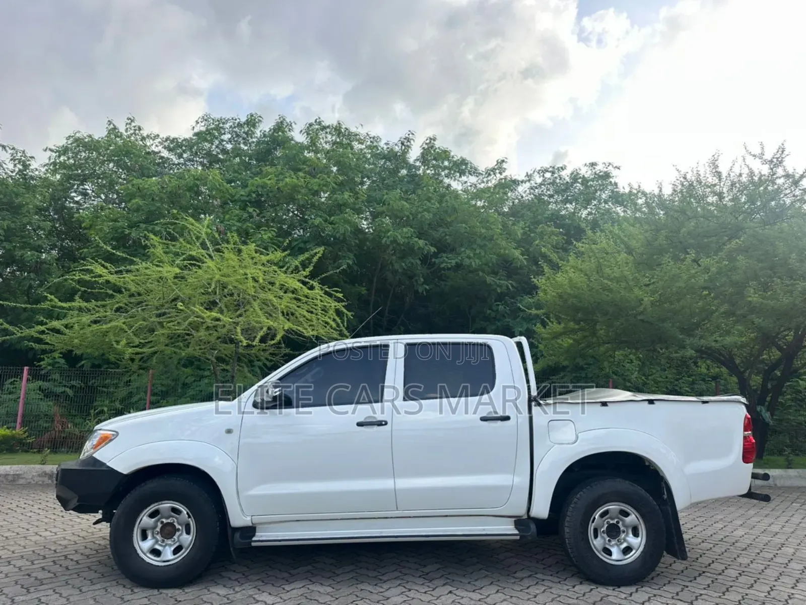 Toyota Hilux 2009 White
