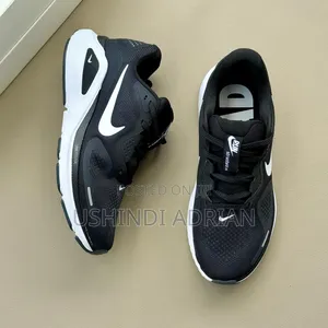 Nike Running |Light•Comfortable•Performance
