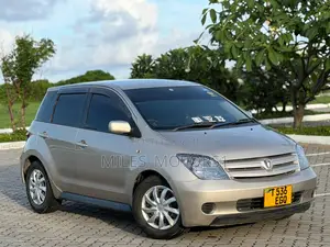 Toyota IST 2003 Beige