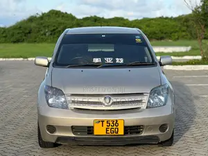 Toyota IST 2003 Beige