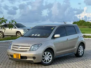Toyota IST 2003 Beige
