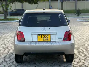 Toyota IST 2003 Beige