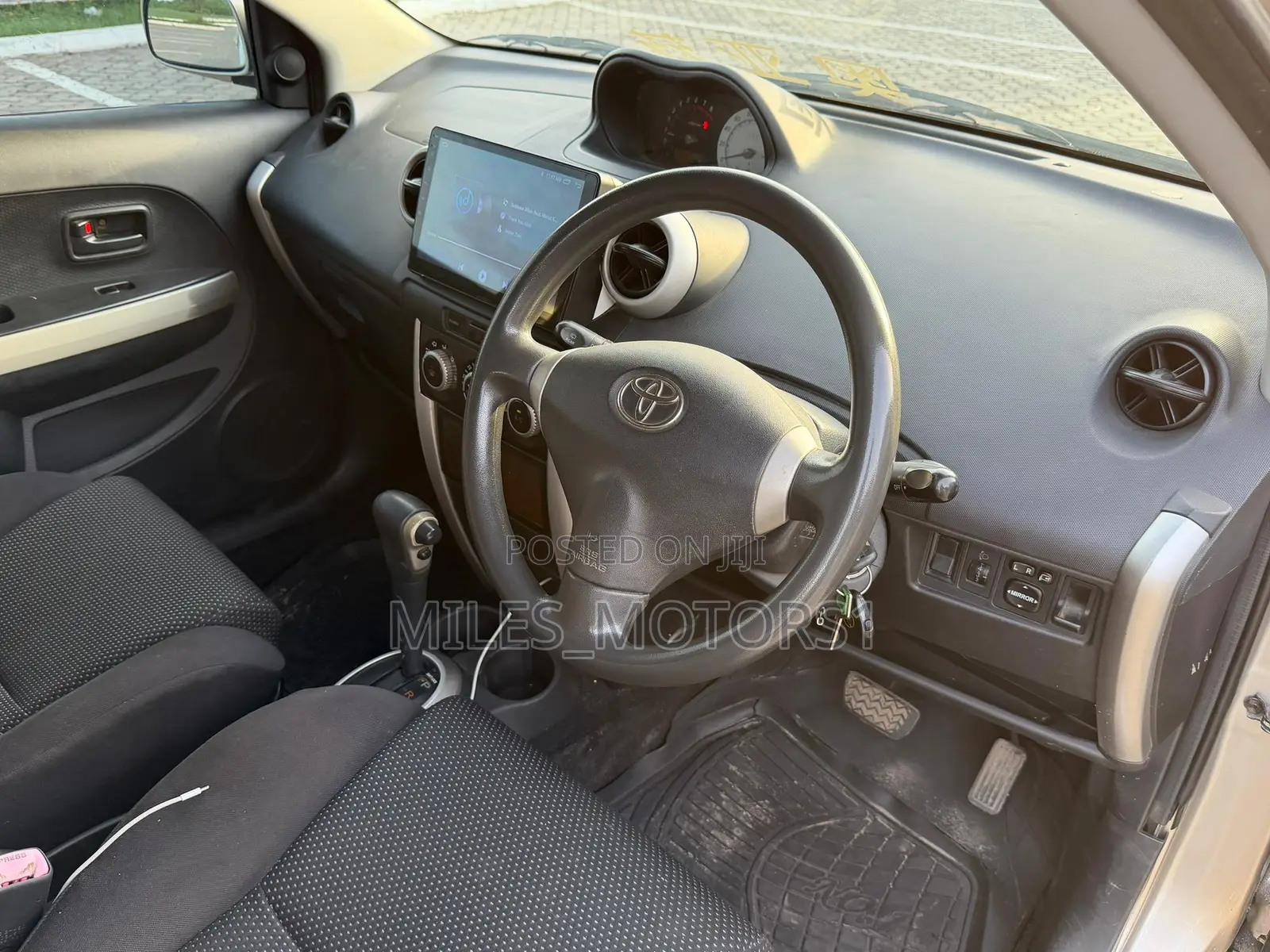 Toyota IST 2003 Beige