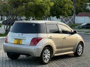 Toyota IST 2003 Beige