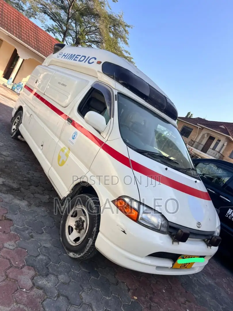 Toyota Grand HiAce 2003 White