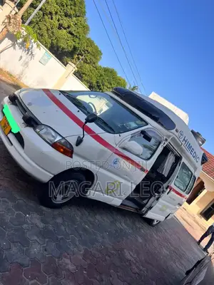 Toyota Grand HiAce 2003 White