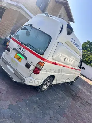 Toyota Grand HiAce 2003 White