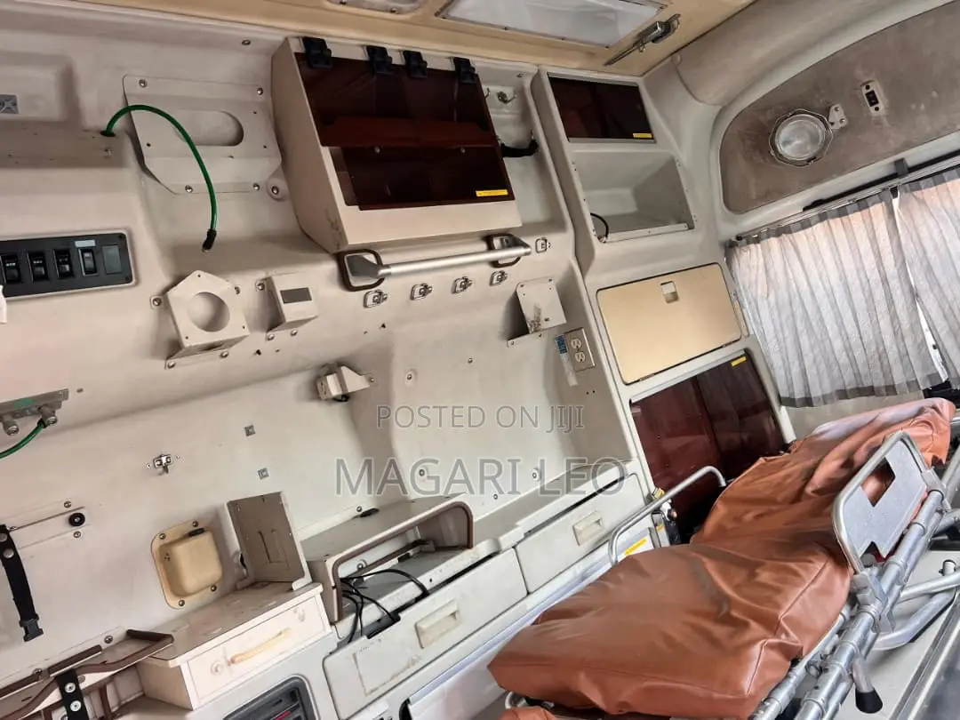 Toyota Grand HiAce 2003 White