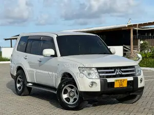 Mitsubishi Pajero 2008 White