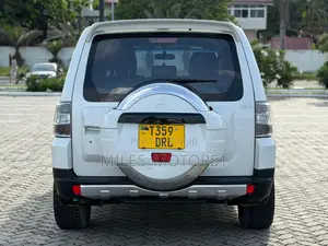 Mitsubishi Pajero 2008 White