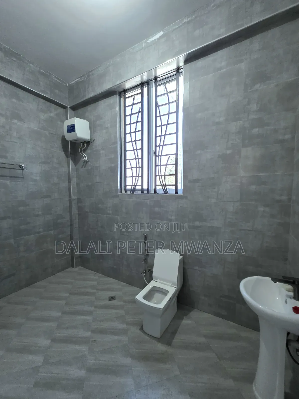 5bdrm Apartment in Rock City, Ilemela Ward for rent