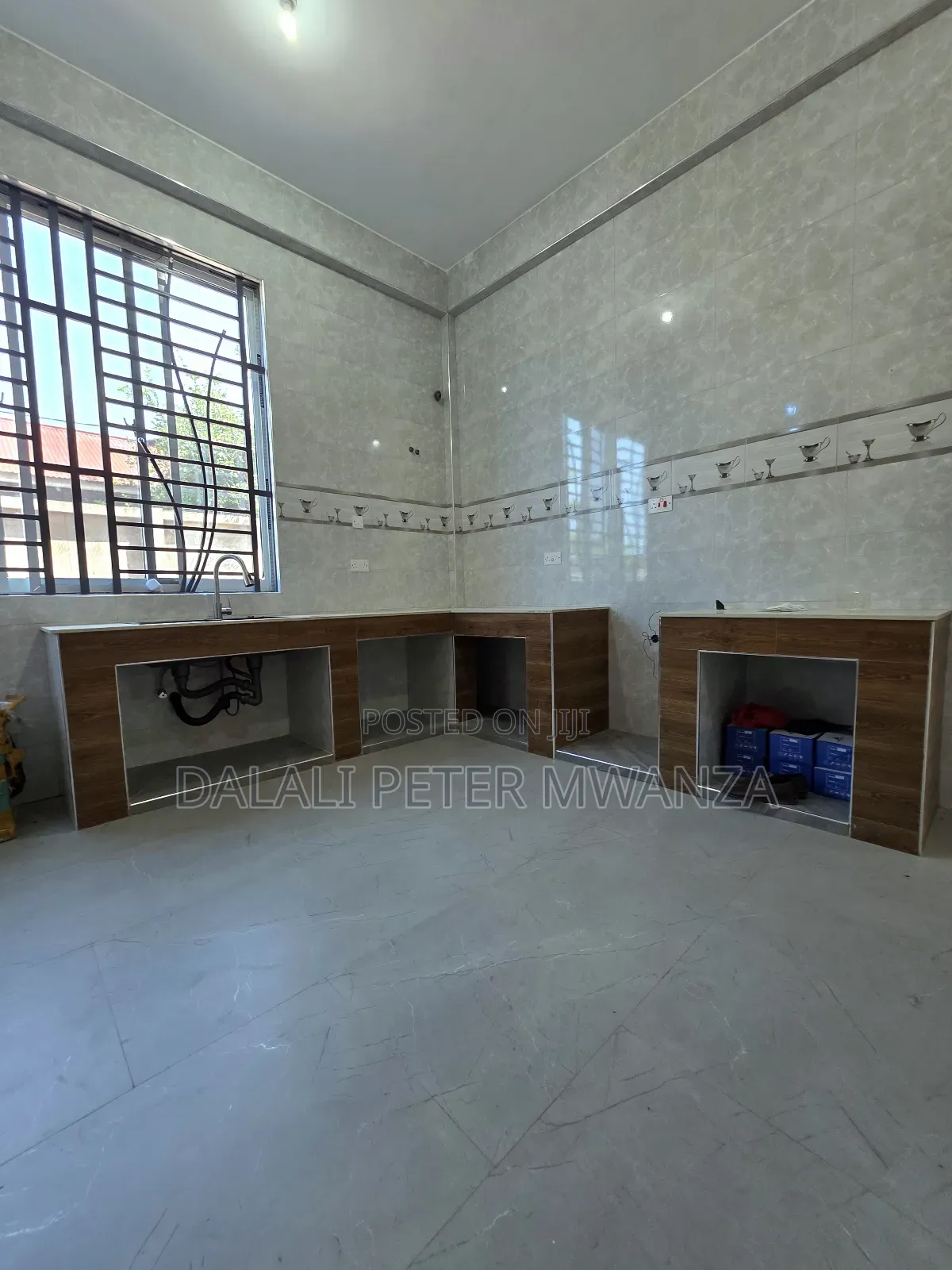 5bdrm Apartment in Rock City, Ilemela Ward for rent
