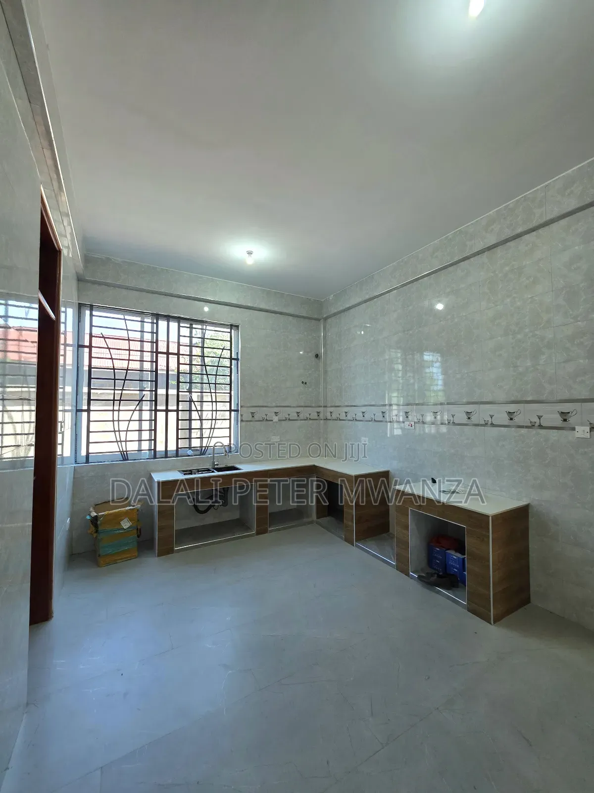5bdrm Apartment in Rock City, Ilemela Ward for rent