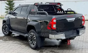 Toyota Hilux 2023 Black