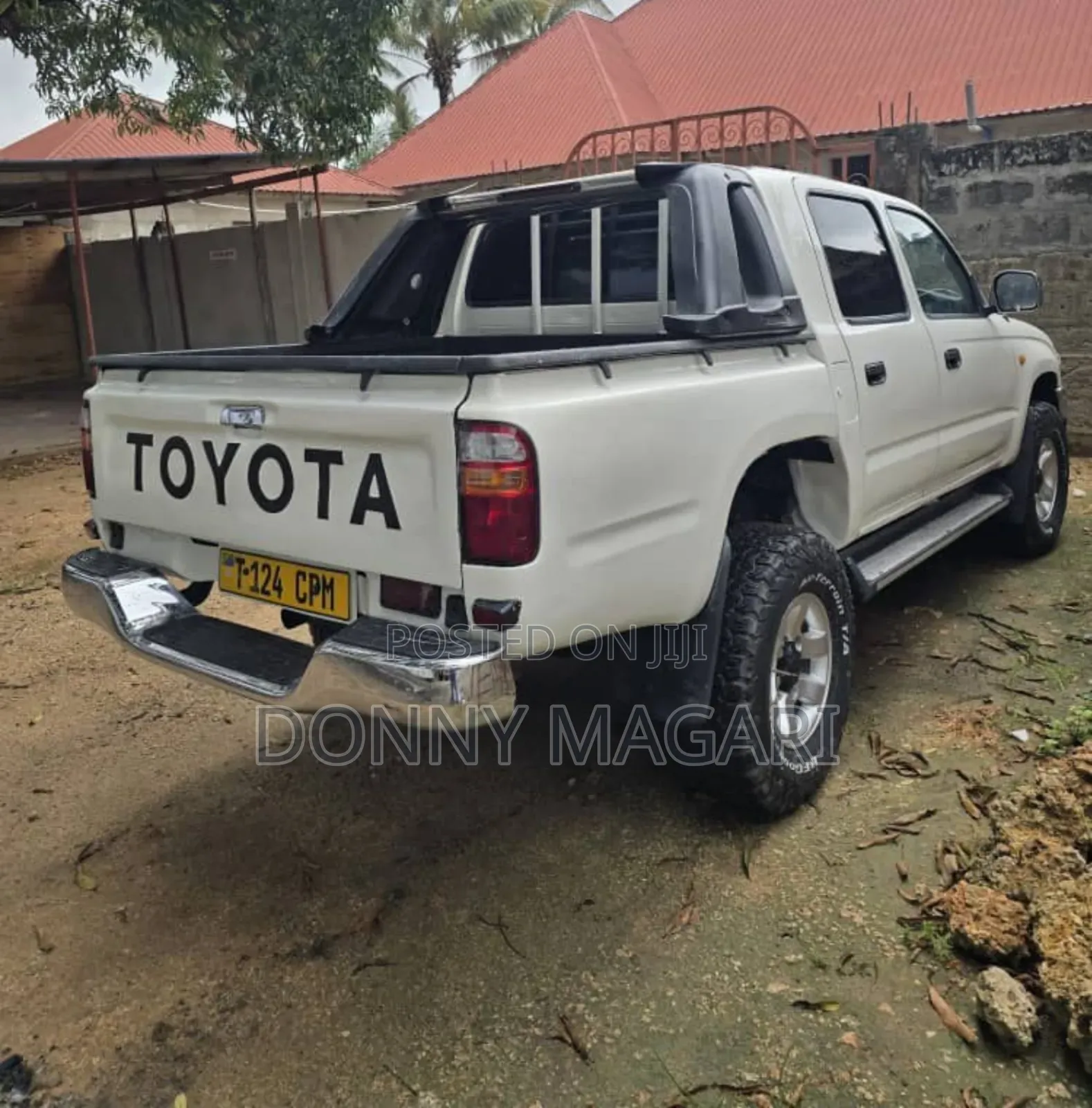 Toyota Hilux 2010 White