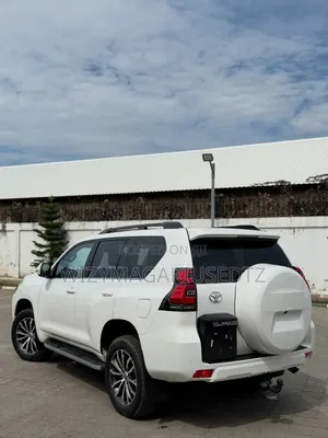Toyota Land Cruiser Prado 2023 White
