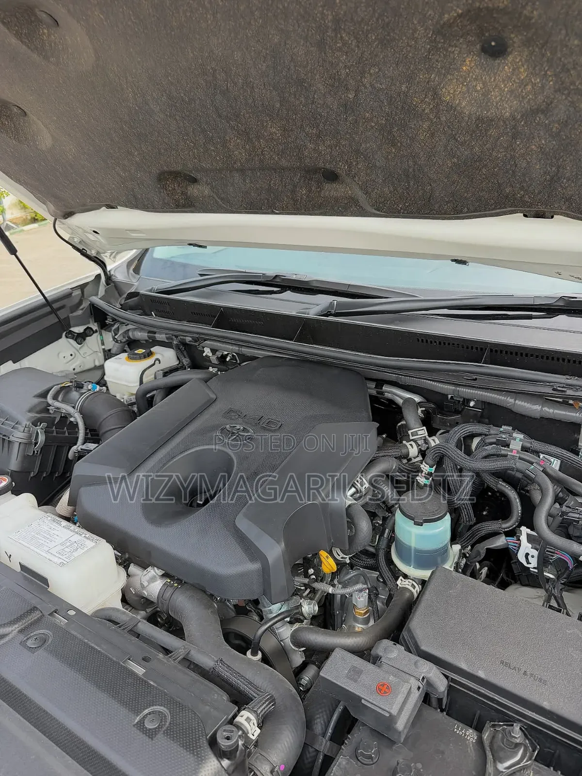 Toyota Land Cruiser Prado 2023 White