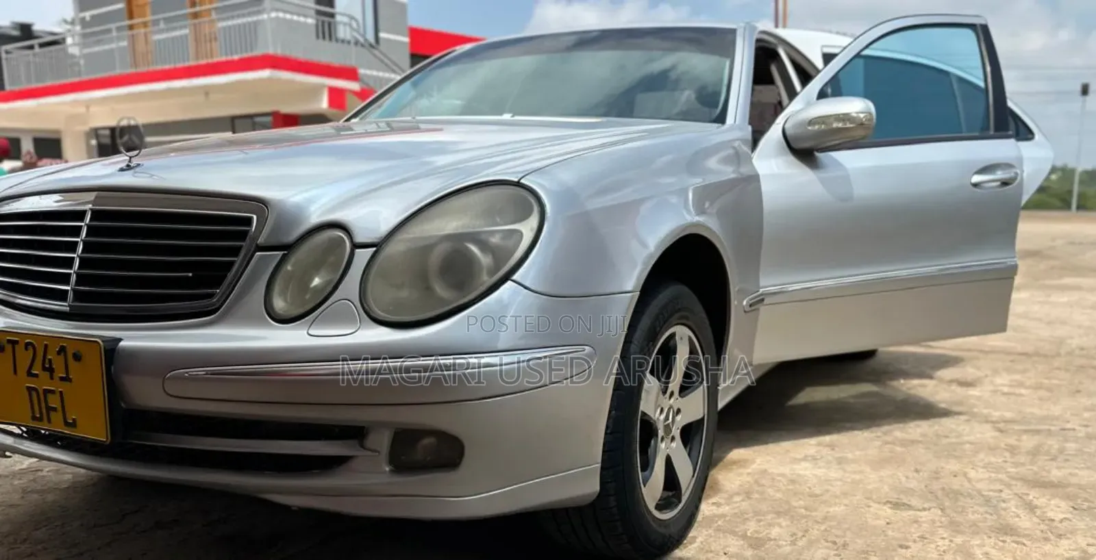 Mercedes-Benz E320 2005 Silver