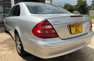 Mercedes-Benz E320 2005 Silver