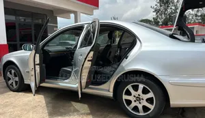 Mercedes-Benz E320 2005 Silver