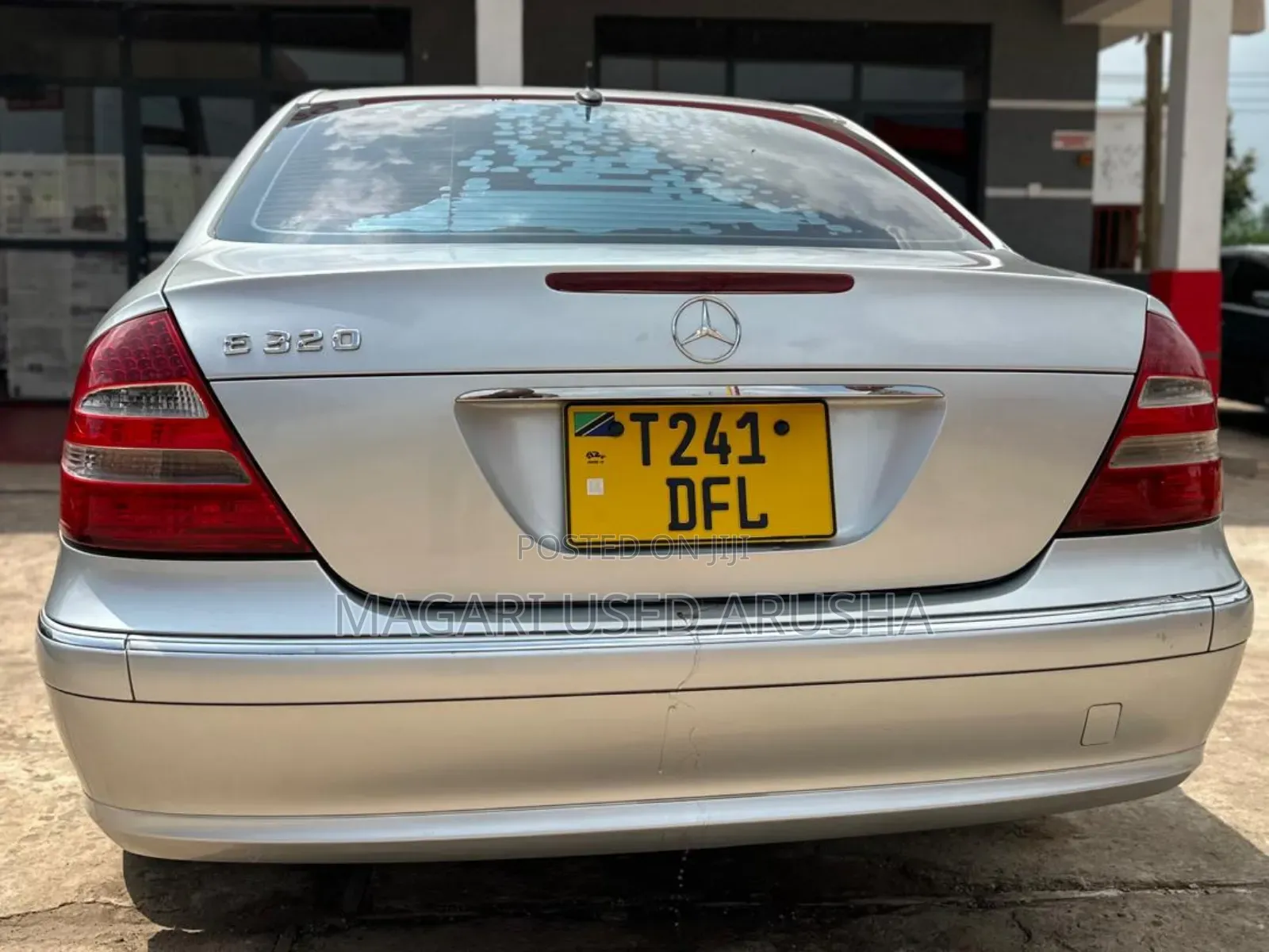 Mercedes-Benz E320 2005 Silver
