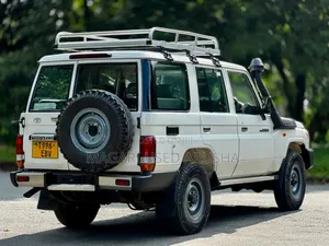 Toyota Land Cruiser 2019 White