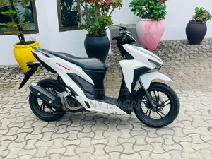 Honda CB 2025 White